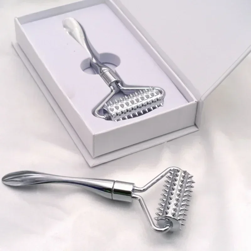 

Zinc Alloy Microneedle Massager Roller Facial Wrinkle Remover Manual Micropin Skincare Beauty Tool Device Dermaroller for Face