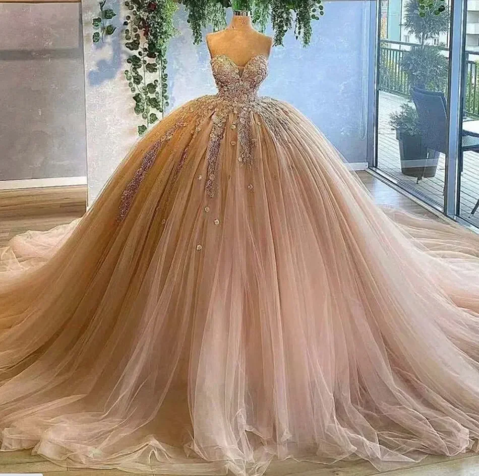 Elegant Shiny Champagne Prom Dresses Puff Princess Ball Gown Formal Evening Celebrity Gowns Sweetheart Sleeveless Sweet 16 Dress