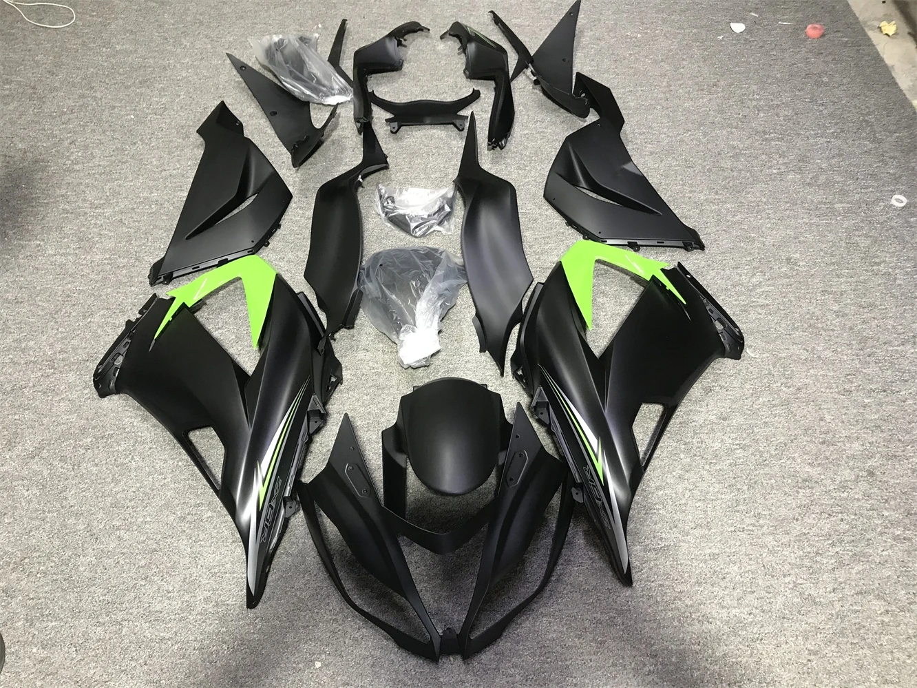 

a/For Kawasaki Ninja ZX6R Motorcycle Fairings Kit for 636 2013-2018 ZX-6R 2013 2014 2015 2016 2017 2018 Fairings Set Black