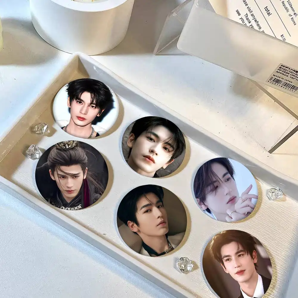 Actor Zhang Linghe Round Badge Creative Brooch Clothing Backpack Accessories Lapel Pin