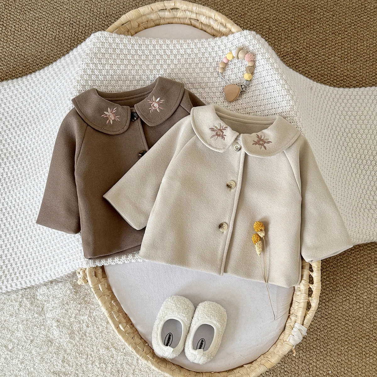 Abrigo de Invierno para Bebé, Tejido de Lana, Color Beige/Camel, Lindo Cuello con Bordado de Sol, Chaqueta para Bebés y Niños Pequeños, Ropa de Abrigo para Clima Frío
