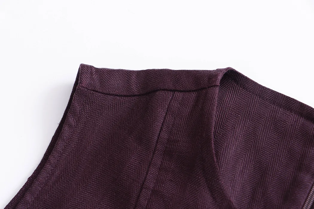 Sommerliche Damen-Weste in einfarbigem Design mit Rundhalsausschnitt und Schlitz vorne, ärmellos. – Detail 29
