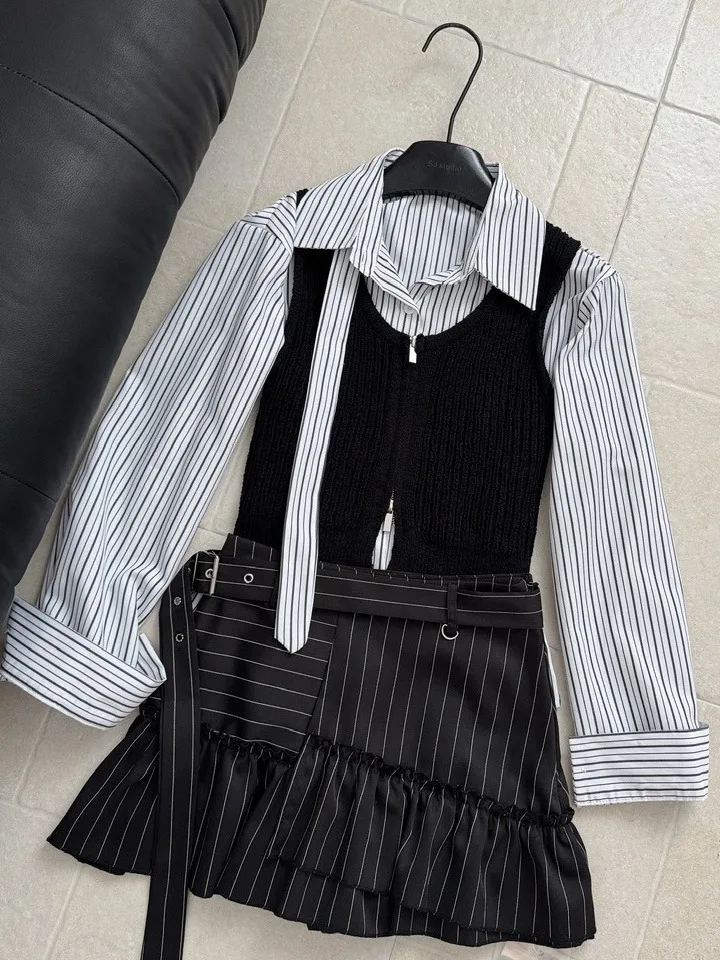 

Faionable Striped irt And Vest Set Irregular Skirt Young-looking Women's Cotton Ensemble for Ages 8 to 25
