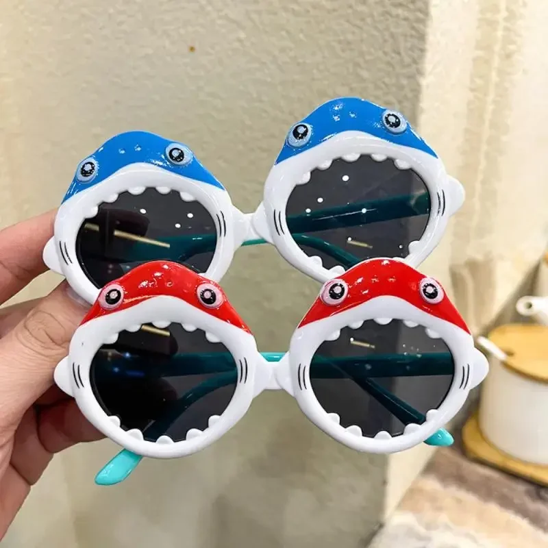 

1pcs Shark Shaped Glasses Comfortable To Wear Childrens Style Sunshade Sunglasses Clothing Accessories Photo Glasses Fashionable