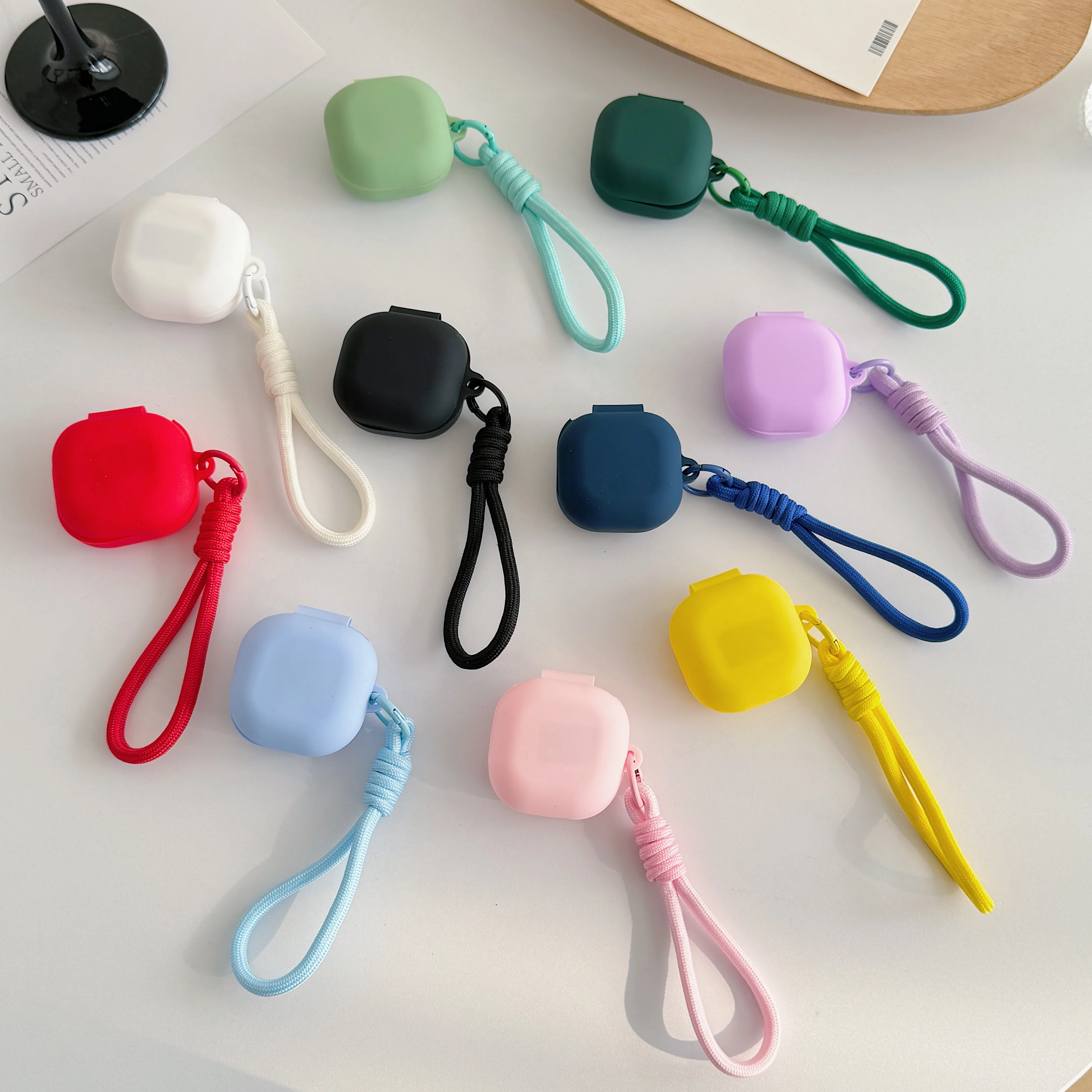 

For Samsung Galaxy Buds 2 Pro/FE/2/Live/Pro Case Luxury Color Silicone Shockproof Cover For Samsung Galaxy Buds Core With Hook