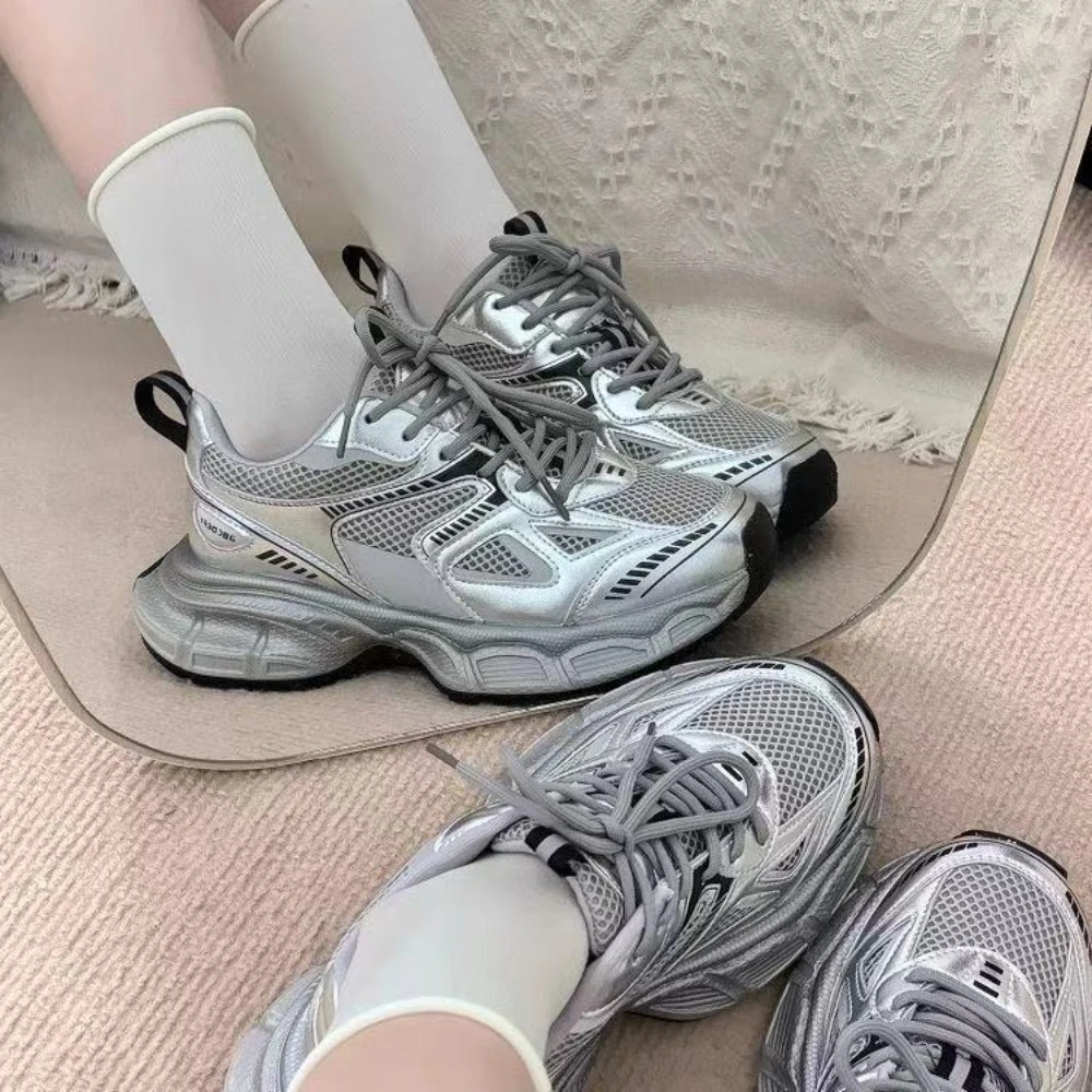 

Новинка 2025, высококачественная серебряная модная нишевая обувь для папы, женская спортивная обувь, женская обувь на толстой подошве