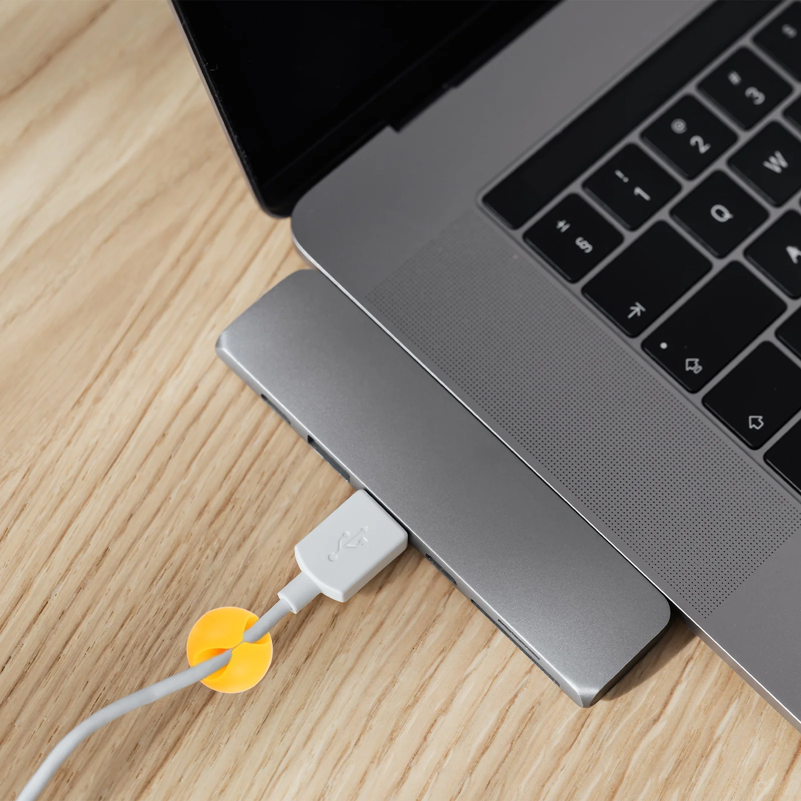 

20Pcs Cable Organizer Adhesive Cable Clips Self Adhesive Cord Management for Pc Desktop Office Wire Holder USB Cord Organizer