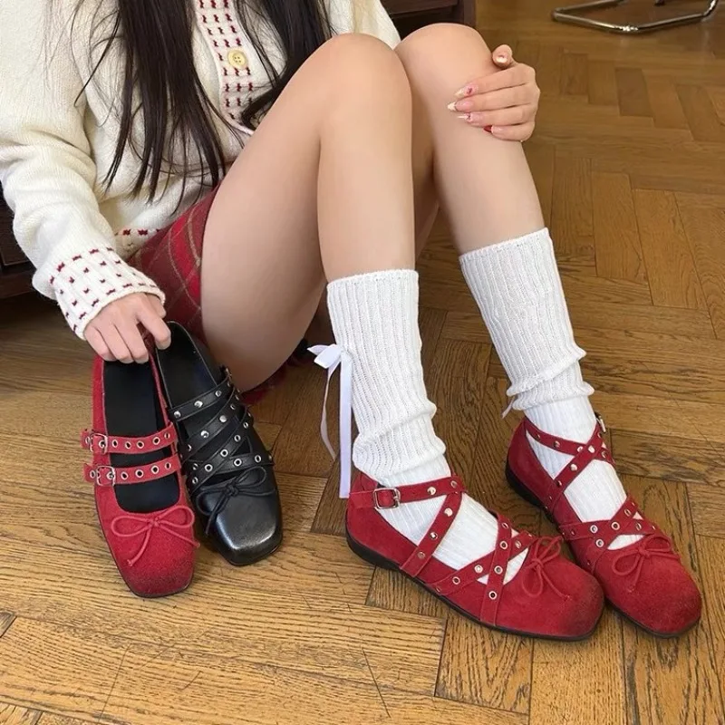 

Black Red Bowknot Ballet Flats Women Spring Summer Retro Slip-On Rivet Decorated Comfortable Low Heel Shoes Zapatos De Mujer