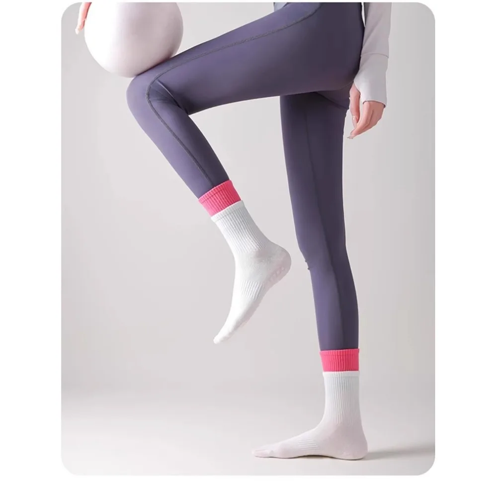 

Breathable Cotton Five Toes Yoga Socks Silicone Non Slip Professional Five Finger Pilates Indoor Workout Gym Sports Socks