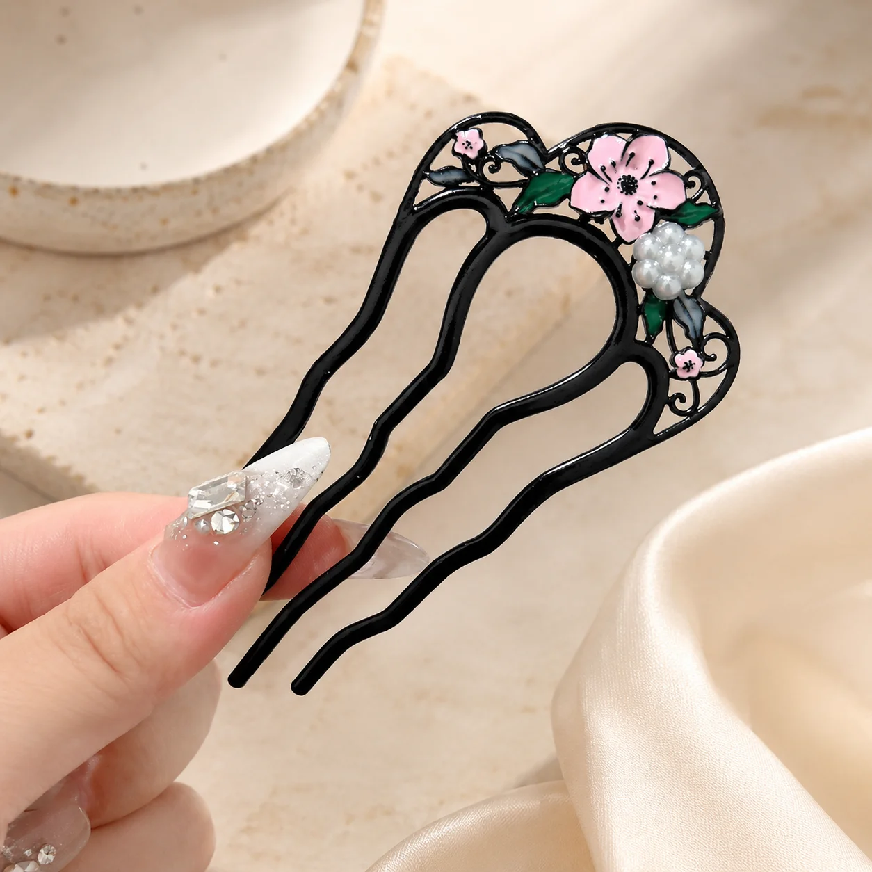 Alloy Hair Fork for Women Korean Pearl U Shaped Hair Pin Floral Bun Holder Non Slip Updo Hair Stick Wedding New Hair Accessories view 6