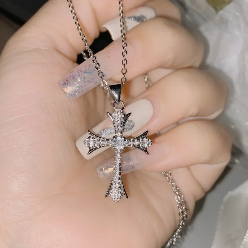 قلادة متقاطعة MDL مع سلسلة مطلية بالذهب عيار 18 قيراط من ألماس الزركونيا 3A #2