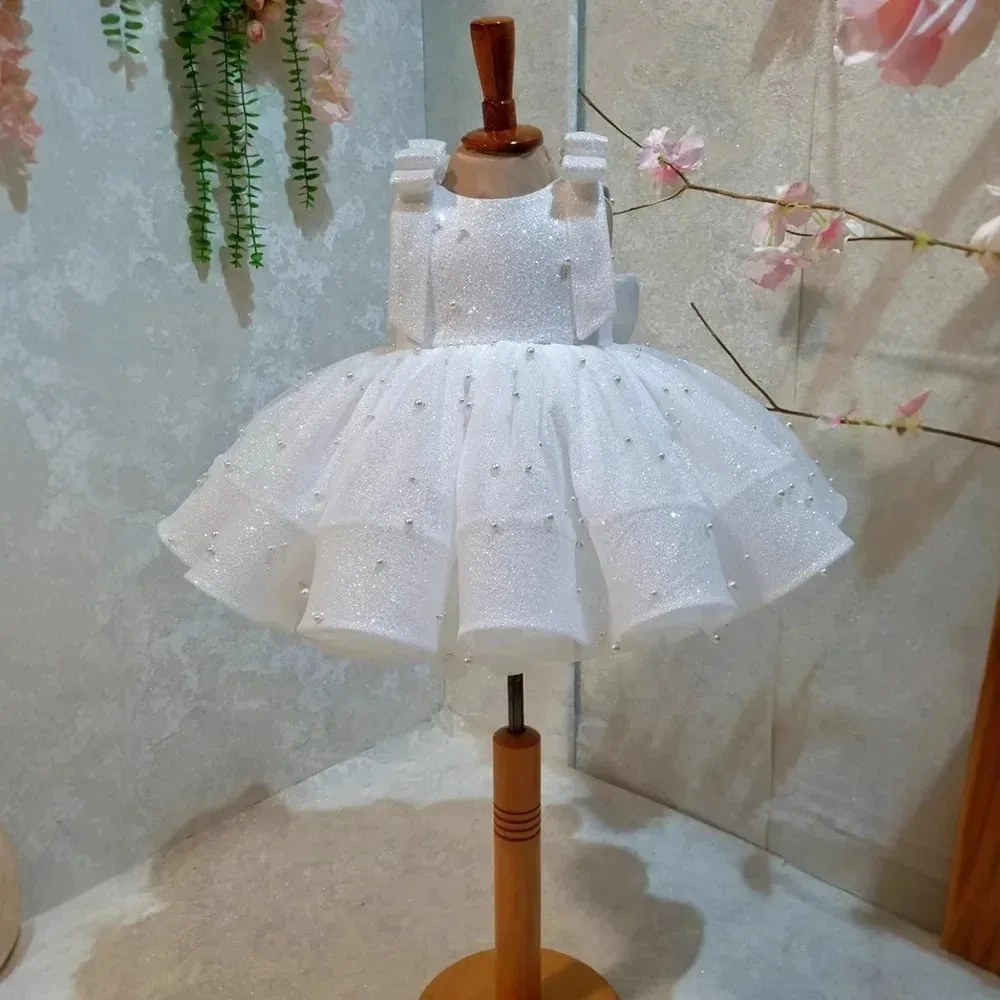 Großhandel: Weißes Blumenmädchenkleid für Hochzeiten, Tüll, Perlenärmel, Geburtstag, Festzug, Erstkommunion, Bankett, Kleid nach Maß – Detail 3