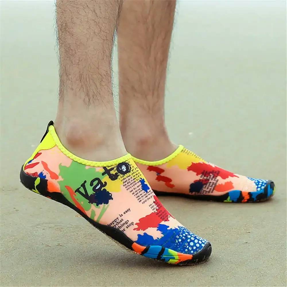 Snorkeling Soft Bottom Driving pantofole Trainer per uomo scarpe sandalo estivo per uomo Sneakers Sport all'ingrosso per rivendere 2024