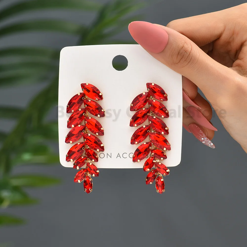 Fashion Long Hanging Earrings For Women Maple Leaf Shaped Red Green Pink Crystal Trend Luxury Jewelry Wedding Bride Gift Brincos