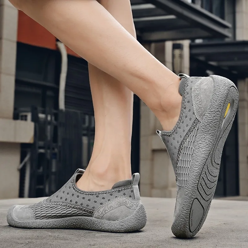 Summer Mesh Shoes Men Sneakers Plus Size Lightweight Breathable Walking Footwear New Slip-On Comfortable Casual Men's Shoes