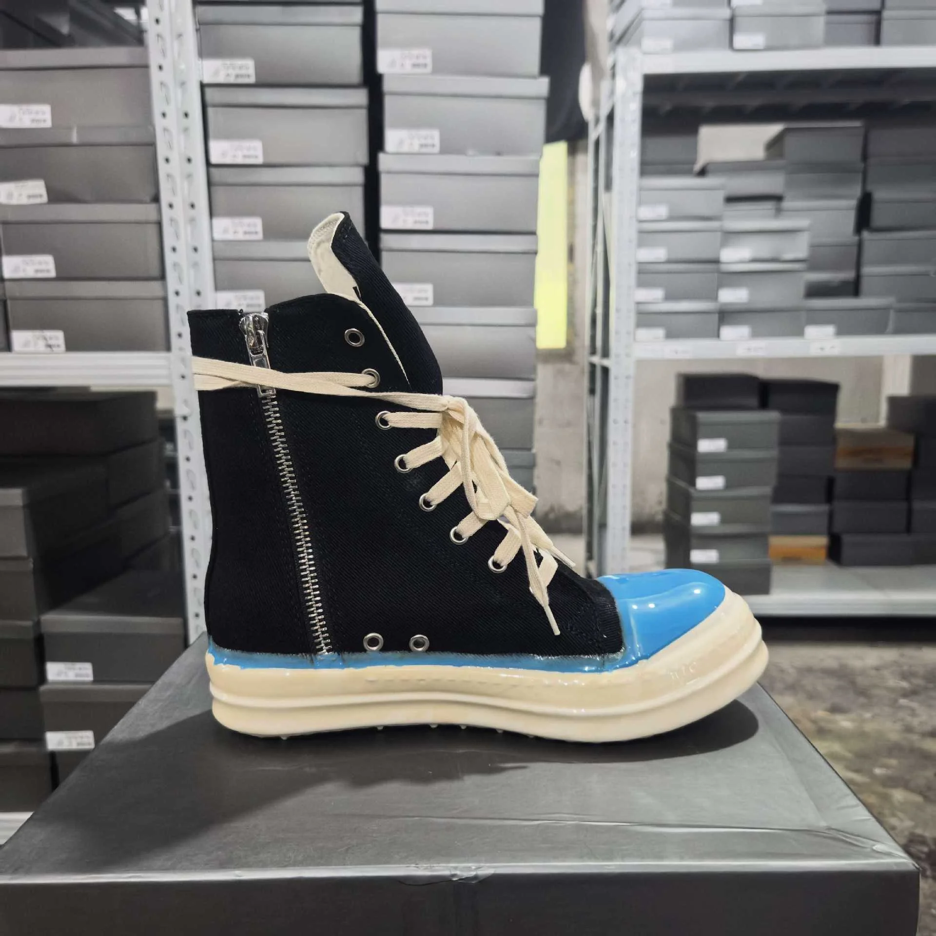 Men's High Top Canvas Sneakers Lace-Up Zip Ankle Boots Classic Black Designer Casual Shoes for Autumn Suitable for Women