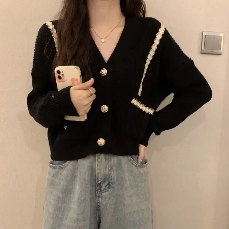 Stylish V-Neck Loose Knitted Cardigan Autumn Winter Long Sleeve Female Clothing Spliced Basic Casual Single-breasted Sweaters