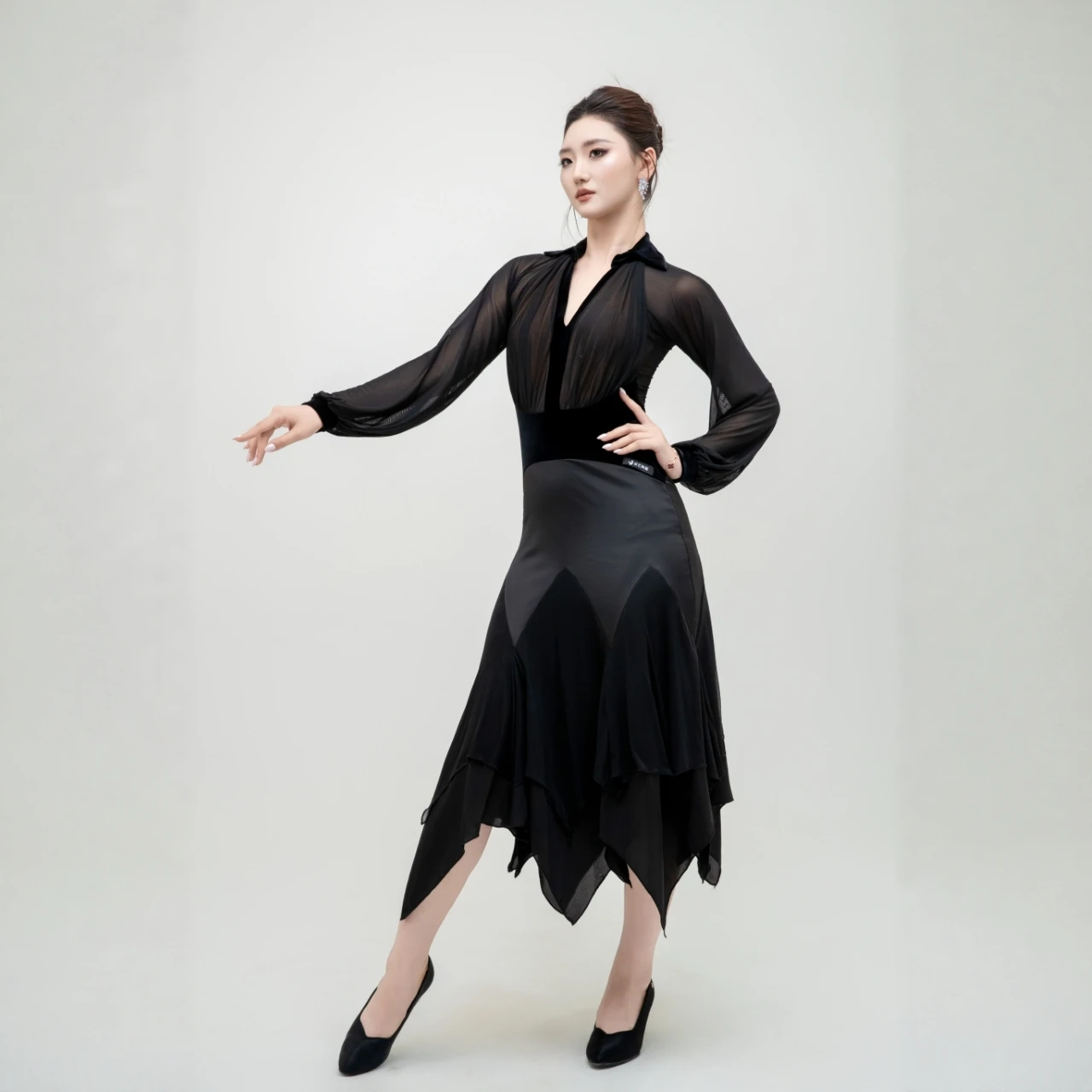 Schwarz Mesh Ärmeln Ballroom Dance Kleid Frauen Rumba Latin Dance Wettbewerb Kostüm Walzer Moderne Tanzen Kleidung SL14667