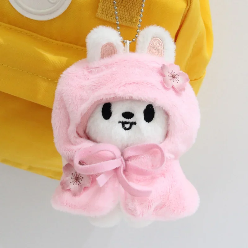 Neues Skzoo Niedliches Spielzeugset im Sakura-Thema mit Umhang, Schal, Verkleidungsfigur, Tasche, Schlüsselanhänger, Dekorativer Kawaii Plüschpuppen-Zubehör-Geschenk – Detail 3
