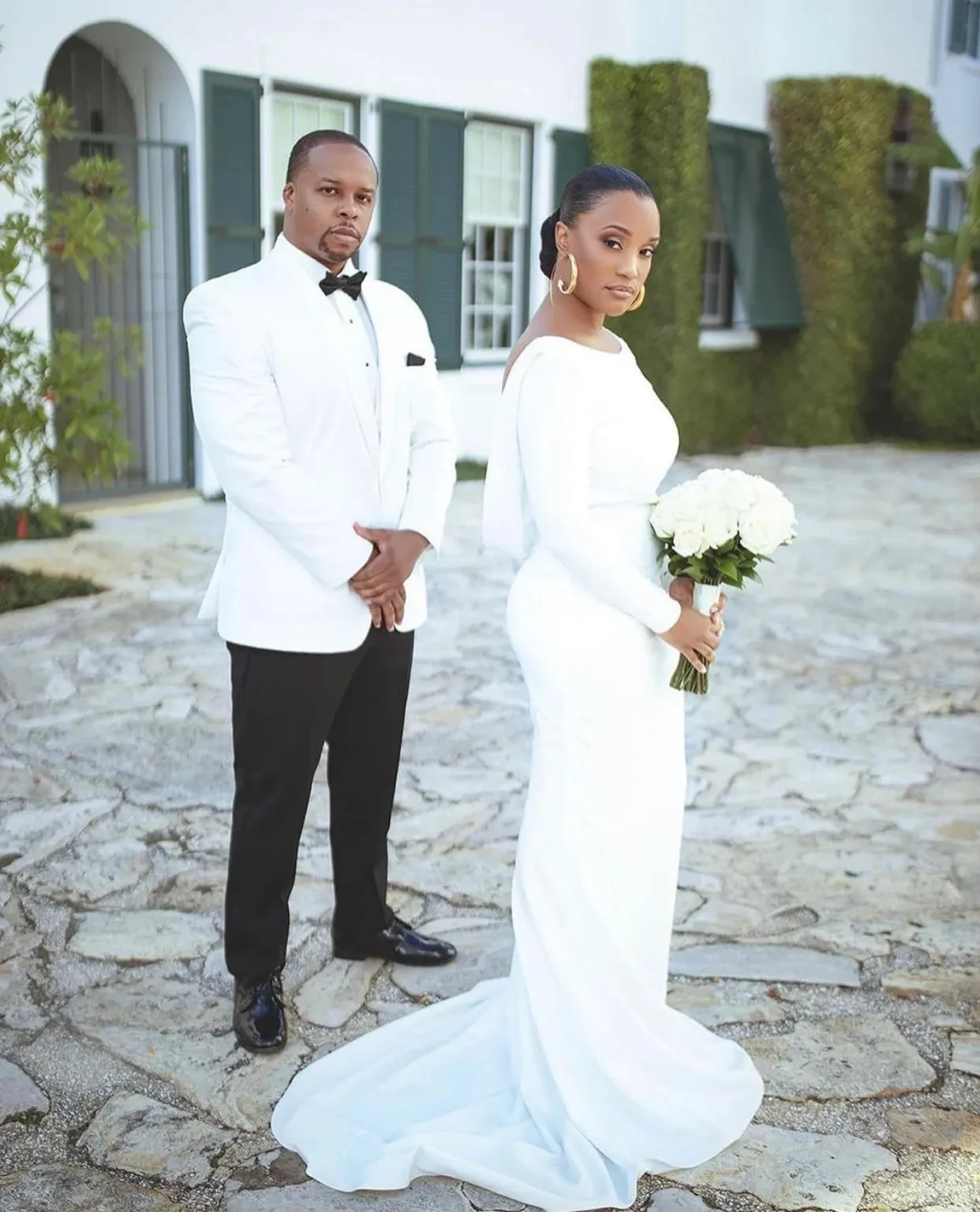 2025 فساتين زفاف مثيرة على الشاطئ حورية البحر زي العرائس رقبة سكوب وأكمام طويلة مفتوحة الظهر سويب تراين عربي بوهو فيستدوس دي نويفا