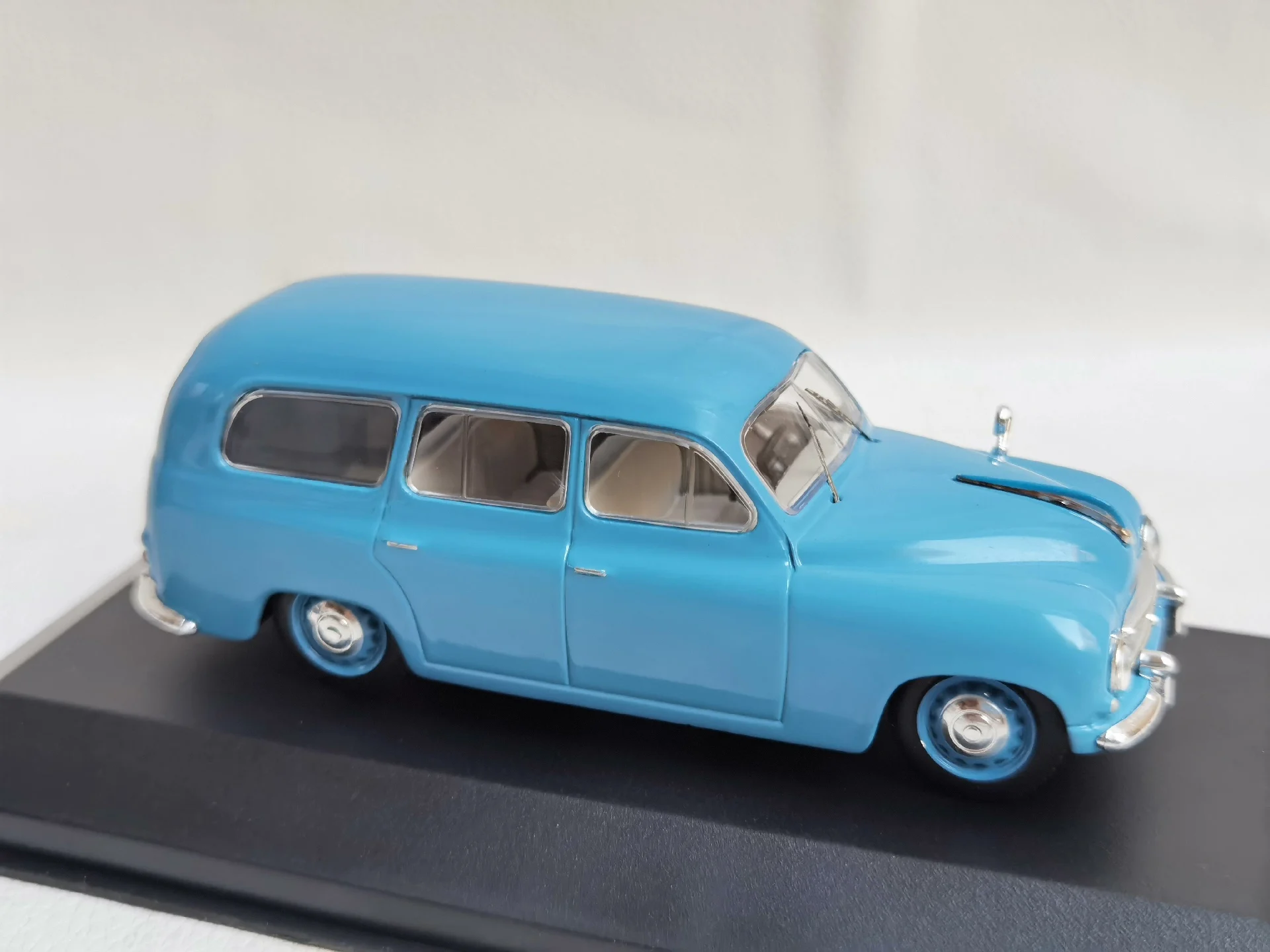 다이캐스트 WHITEBOX 1/43 스케일 SKODA 1201 Kombi 1954 Skoda 합금 자동차 모델 Collectible Toy Gift 기념품 디스플레이 장식품