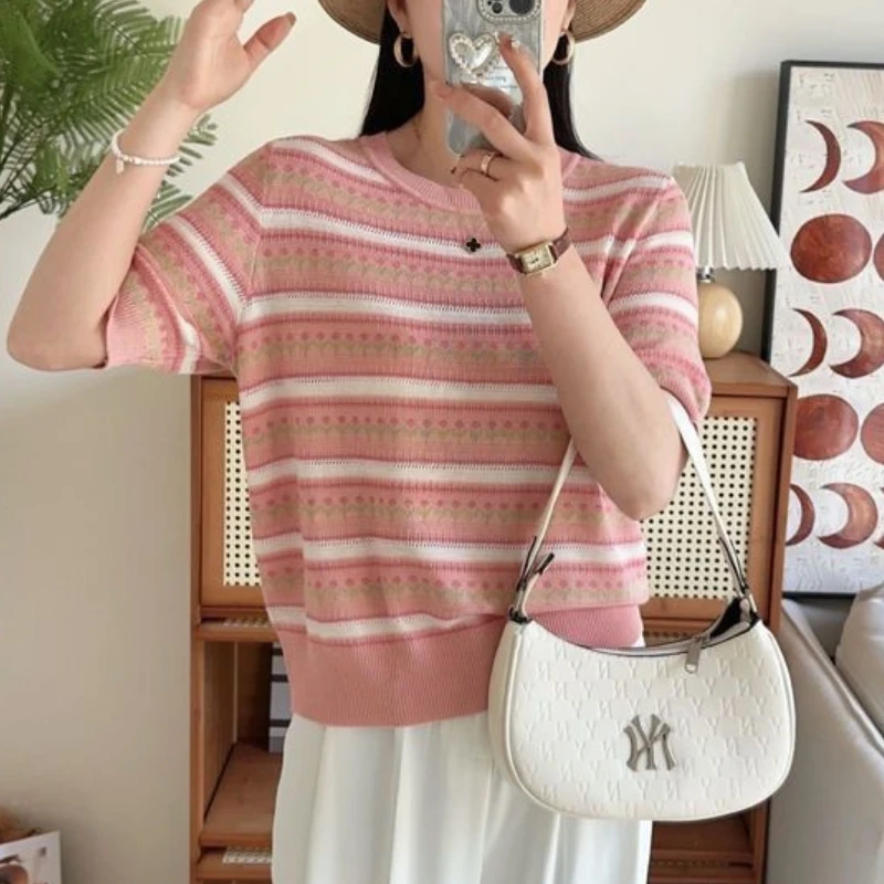 

2024 New Summer Korean Version Minimalist Casual Loose Knit Short Sleeved Round Neck Striped Color Blocking Women's T-shirt Top