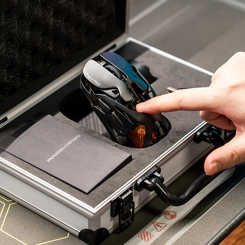 Angry Miao AM Infinity Mouse Tri Mode Mouse wireless Paw3950 8000Hz Leggero scava fuori Magnalium Mouse da gioco Accessori per PC