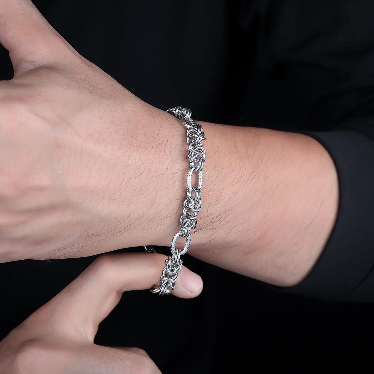 

Retro Stainless Steel Cuban Link Chain Bracelet For Men Women Punk Gothic Hiphop Jewelry Unisex Edgy Couple Accessories Gift
