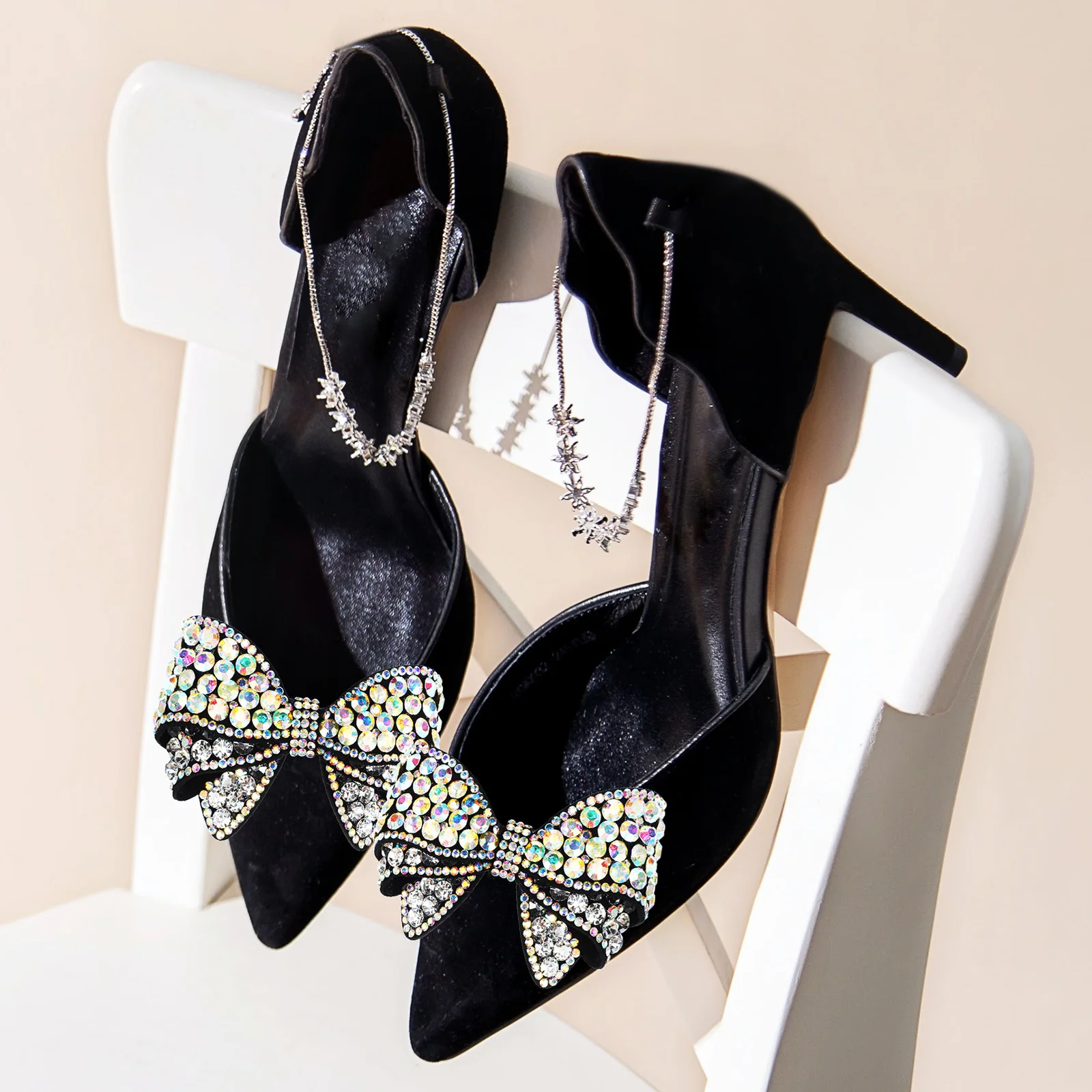 4Pcs Rhinestone Bow Shoe Clips Decorative Heel Clips Shoe Charms for Pumps Flats Bridal Shoes Jewelry Shoes Bow Applique