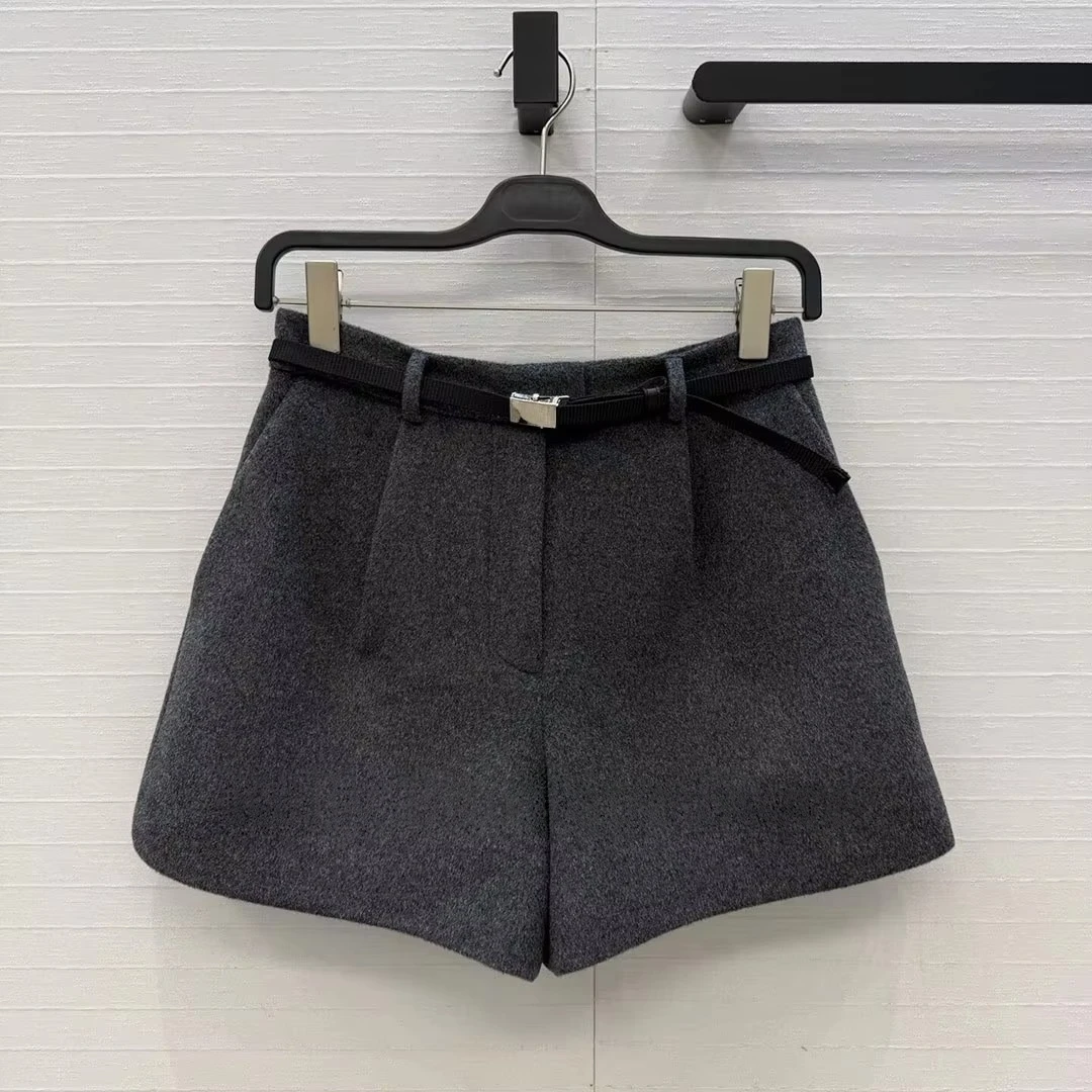 2026 New Winter Preppy Style Gray 100% Wool Shorts Women High Waist Buckle Belt Chic All-matched Shorts