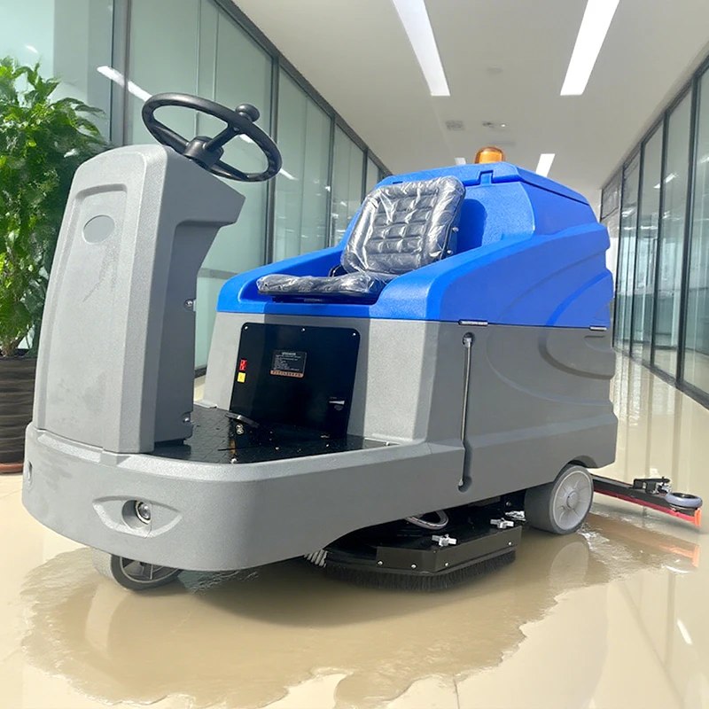 950 Lavapavimenti Macchina per la pulizia e l'aspirazione Spazzatrice tre in uno Tipo di auto Lavatrice per spazzare e pulire