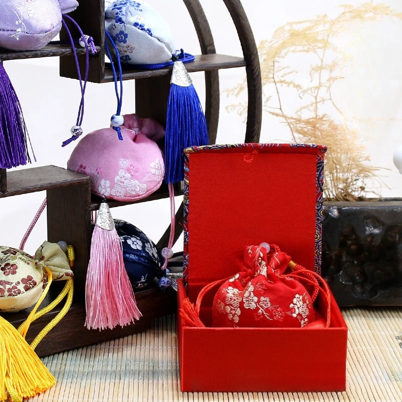 

2Pcs Vintage Brocade Hanfu Sachet Chinese Retro Car Hanging Decor Portable Jewelry Storage Pouch Fragrance Bag