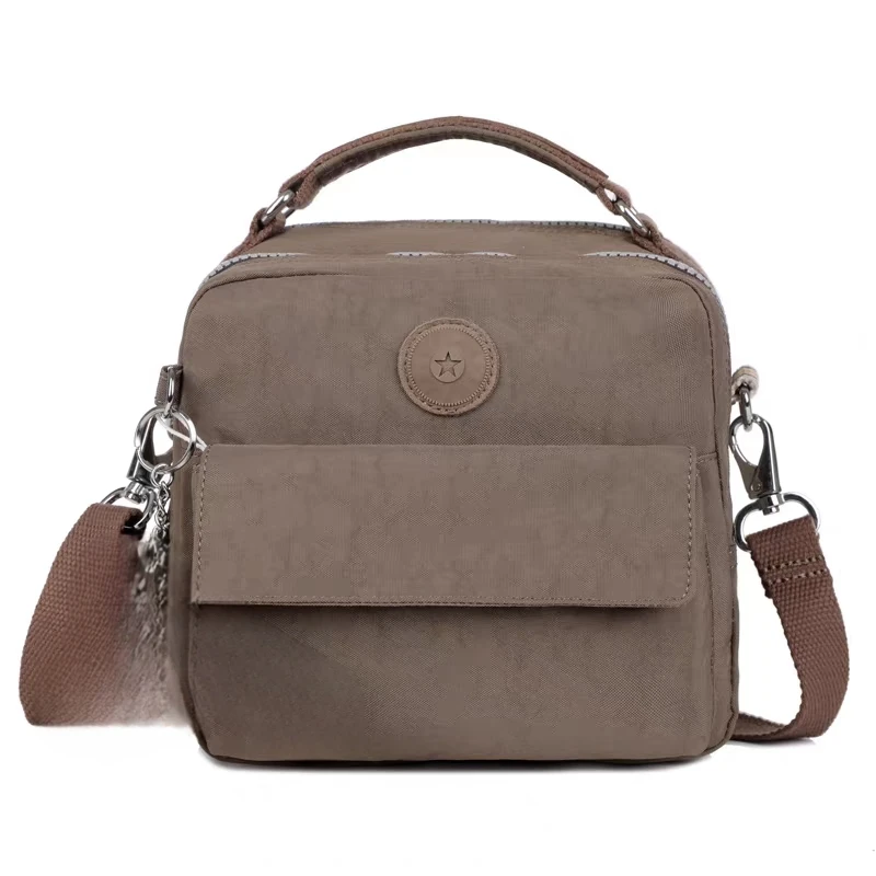 حقيبة كروس متعددة الاستخدامات متوسطة الحجم للنساء حقيبة كتف مفردة حقيبة يد مزدوجة حقيبة يد رباعية الاتجاه مادة نايلون ناعمة