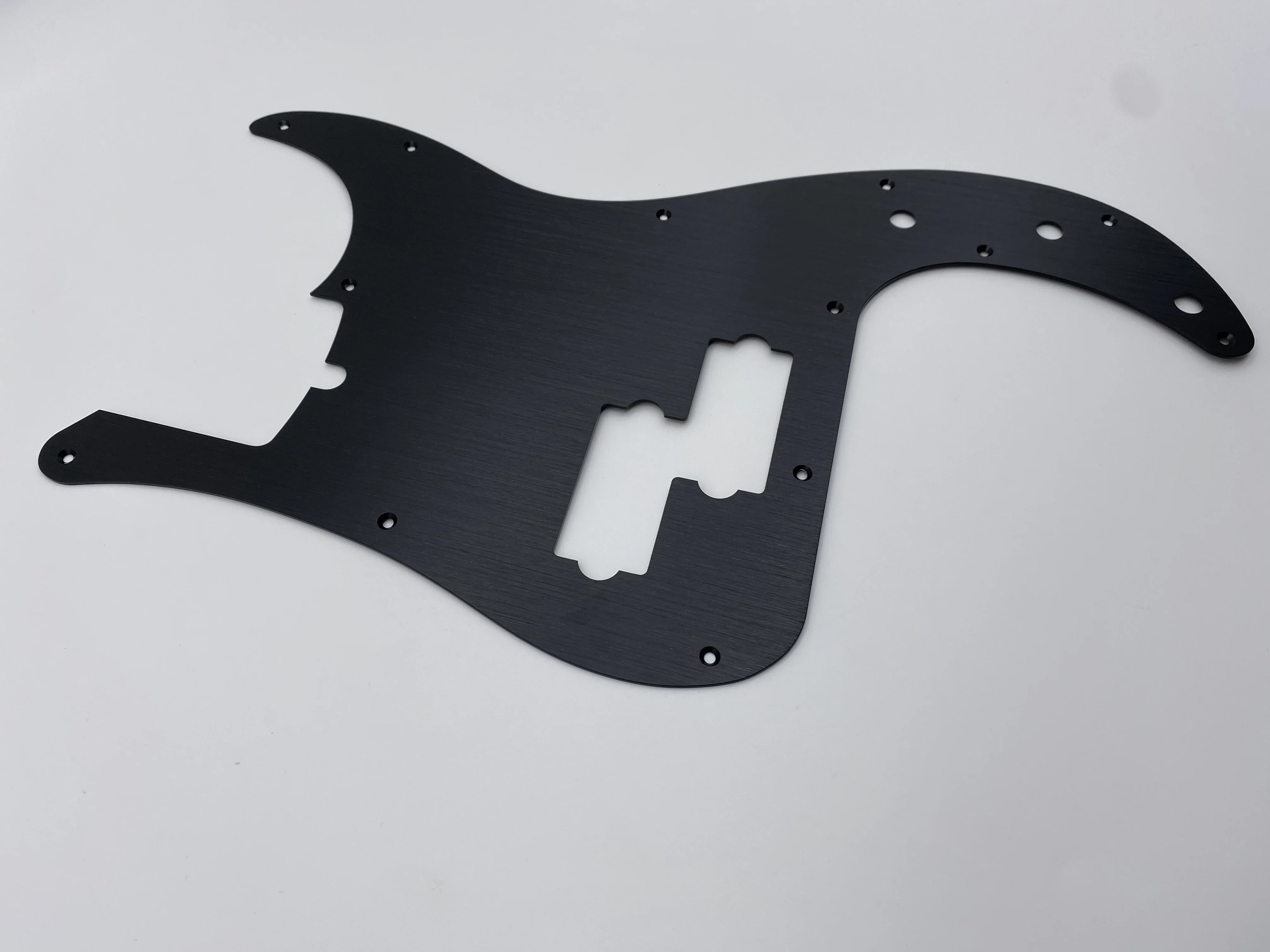 Fend PB P Bass Pickguard Pick Guard Guitar Scratch Plate 13 Hole 4 Strings Electric Bass Parts Aluminum There are grooves