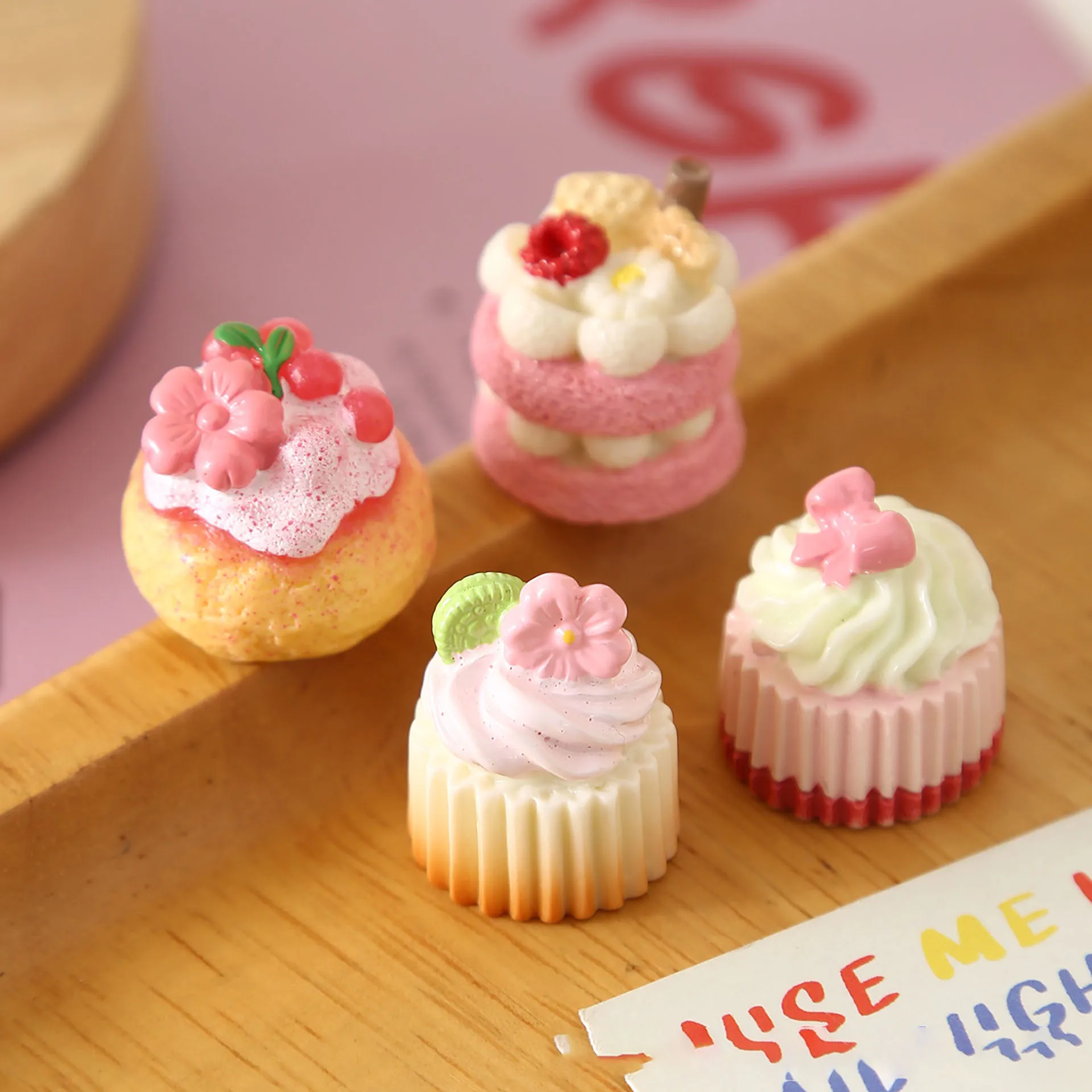 5pcs Miniature Food Scene Combined with Resin Ornaments DIY Patch Cream Sandwich Cherry Blossom Cupcakes as Table Decorations