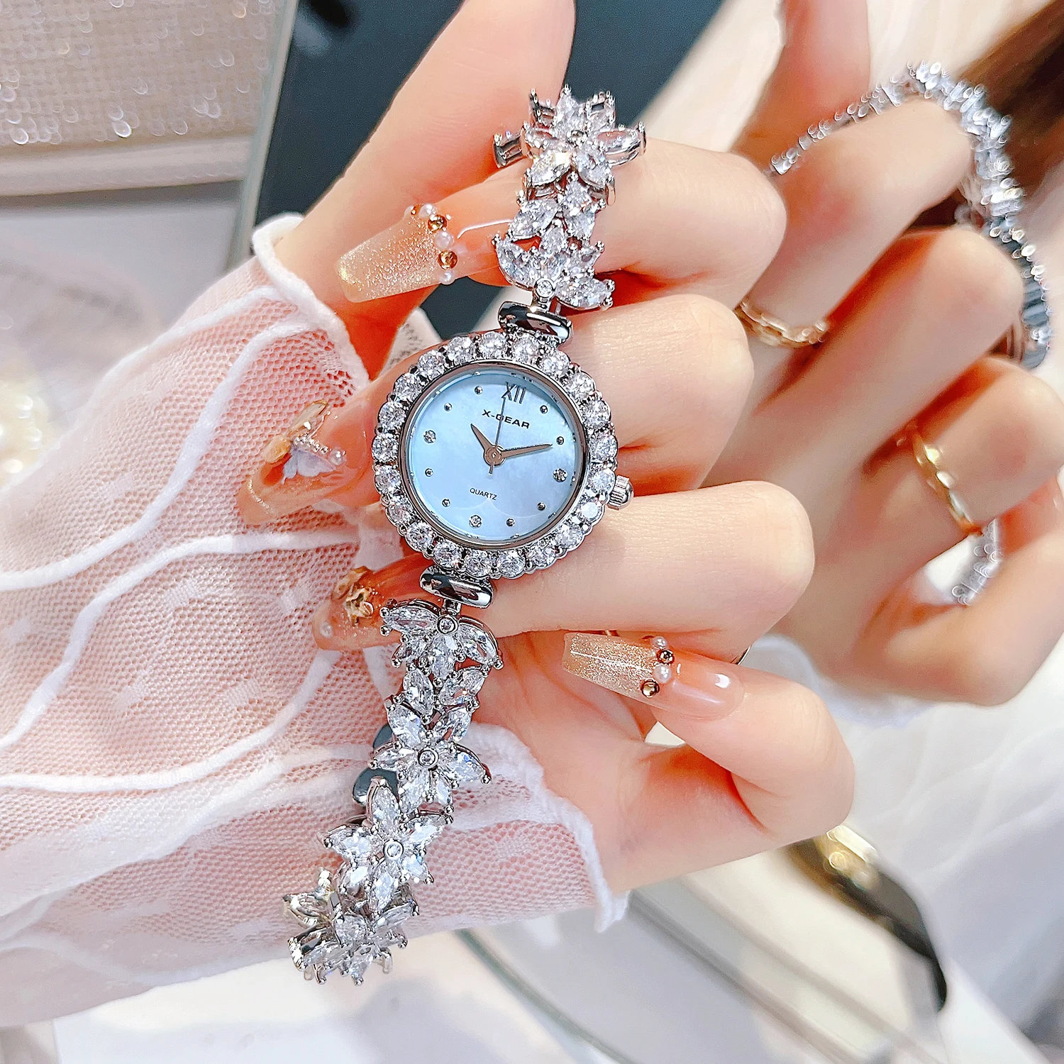 X-GEAR Women's Wisteria Flower Bracelet with Diamonds Watch Dynamic and Elegant Women's Watch Office Worker Watch