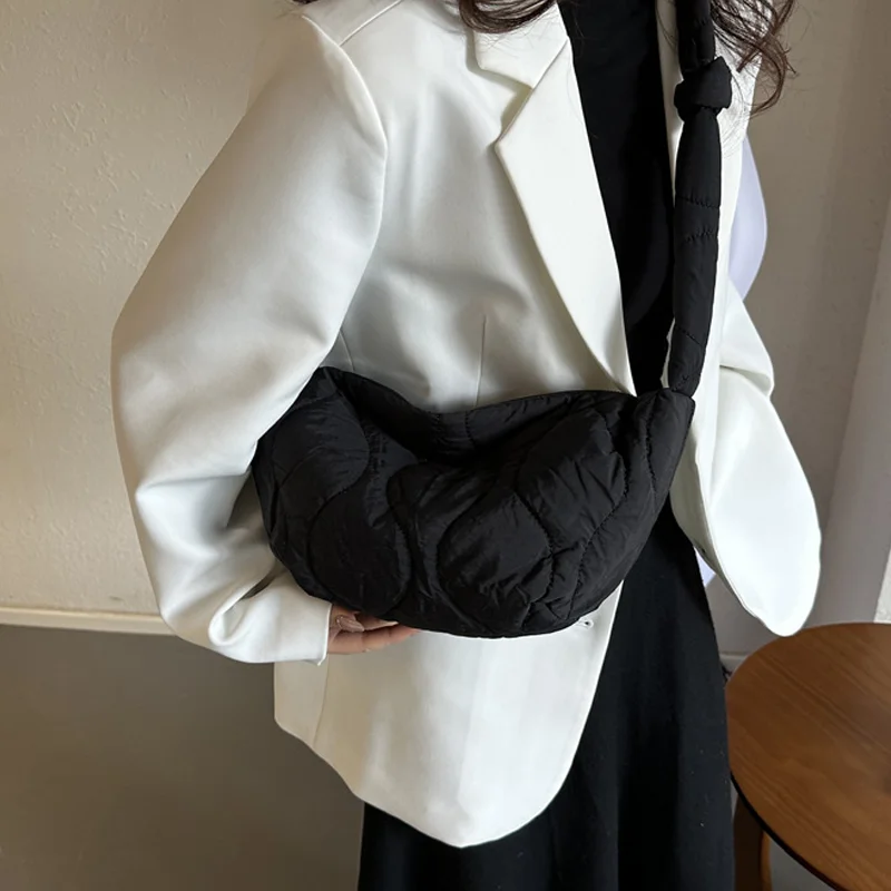 

Large Capacity Women's Crossbody Bag Soft Cotton-padded Jacket Bag Lightweight Waterproof Dumplings Bag For Women