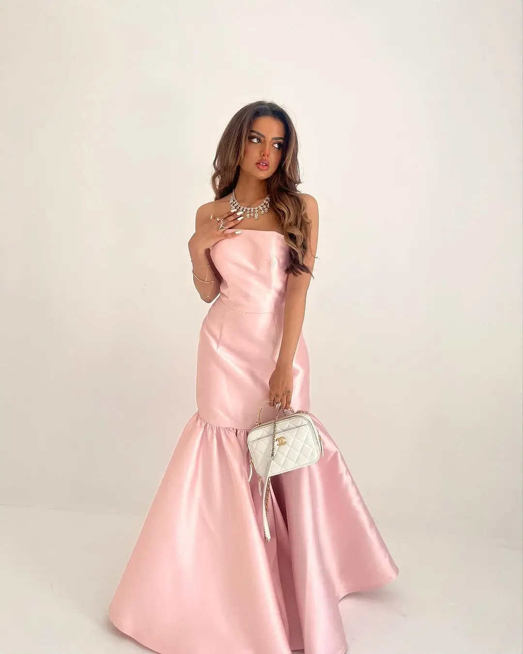 

Elegant Mermaid Sleeveless Strapless Prom Dresses Pleated Satin Floor Length Simple Party Dresses Zipper Back