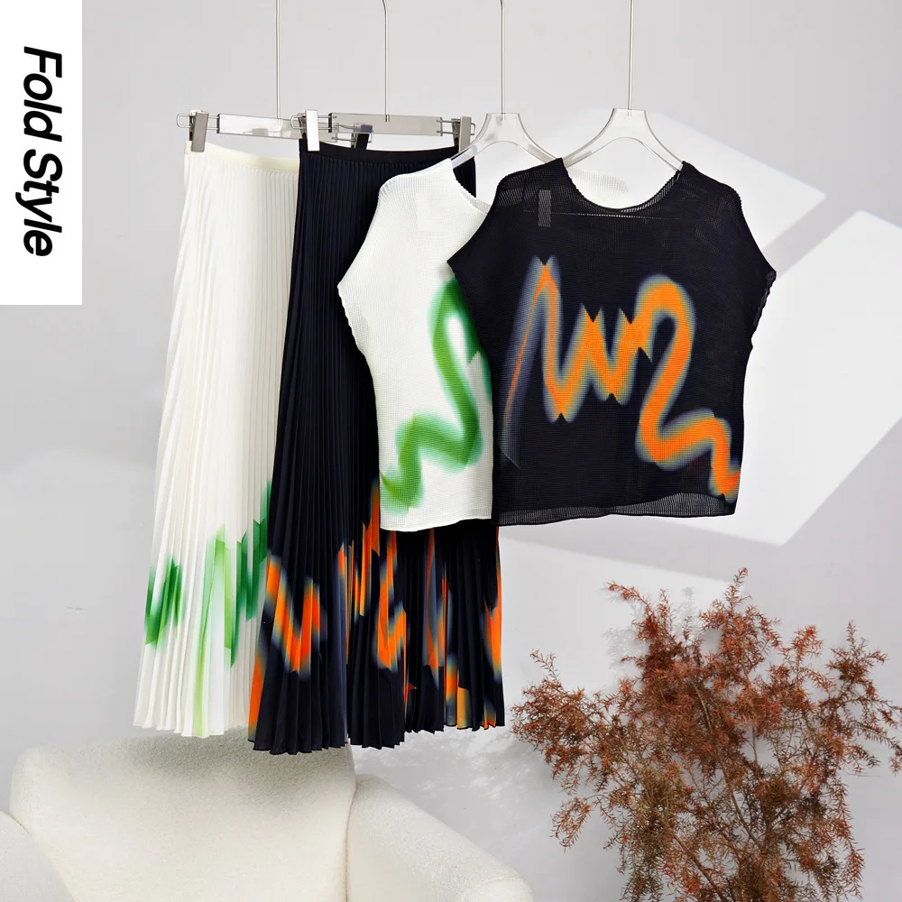 Loose Casual Set for Women's Summer 2024 New Pleated T-shirt Top with Pleated Half Body Print A-line Skirt Two-piece Set