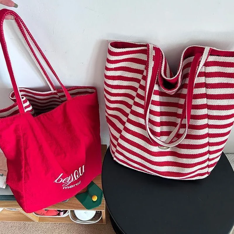 

Sea salt blue really feels good. New one pack, two back double-sided tote bag, daily commuting niche bag
