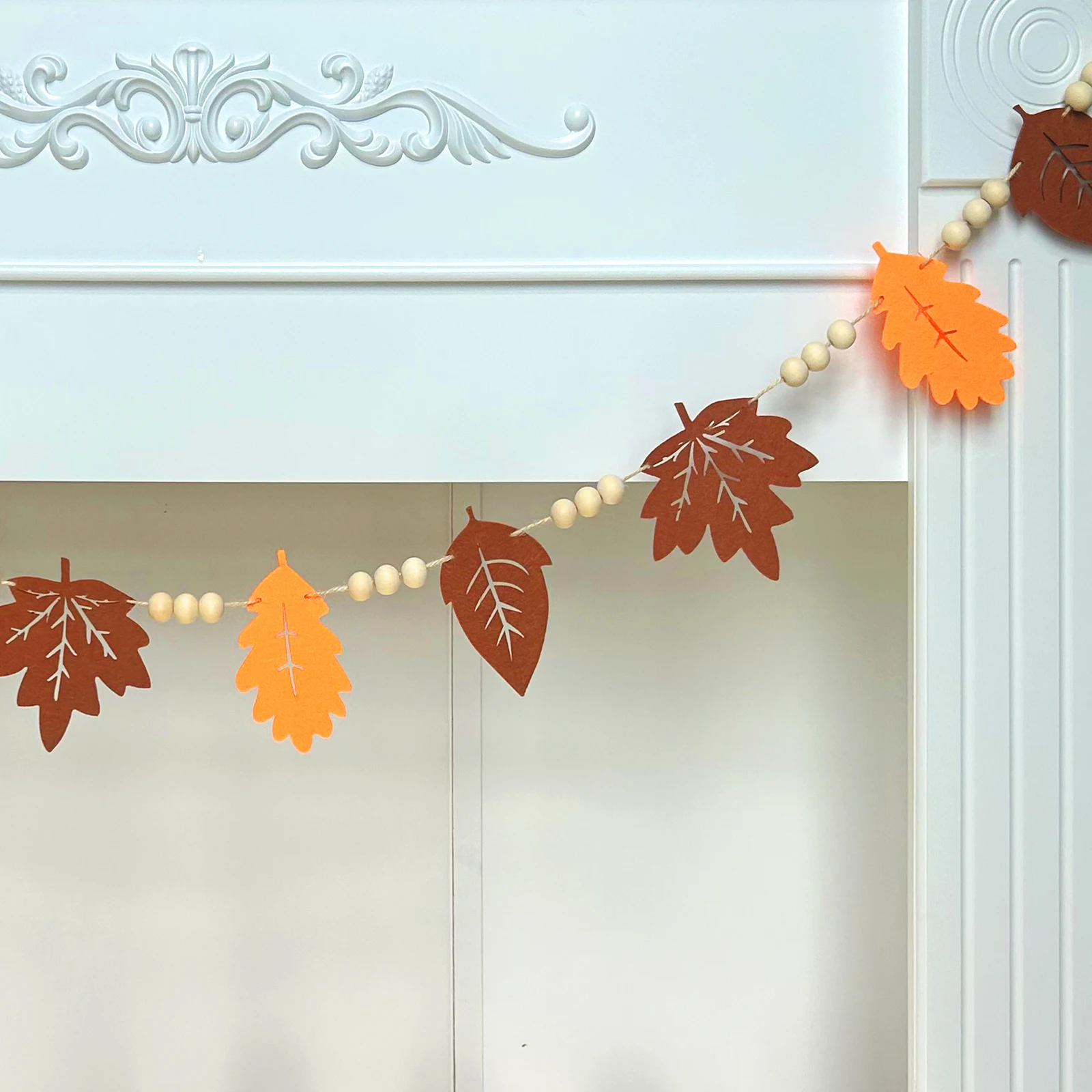 1pc Fall Leaves Garland, Brown Autumn Colors Banner, Felt Leaves and Wood Beads, Maple Leaf Oak Decoration, Thanksgiving Decor