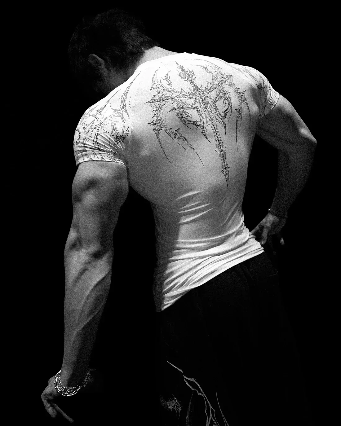 Nieuwe Zomer GYM T-shirt Heren Gothic Print Spier Tee Hoge Elasticiteit En Sneldrogende Oefening Voor Bodybuilding Training T-shirt