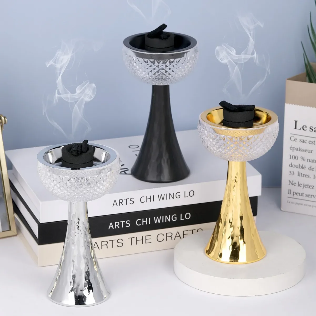 Modern simple and high-value metal translucent aromatherapy burner ornament, atmosphere universal incense burner ornament