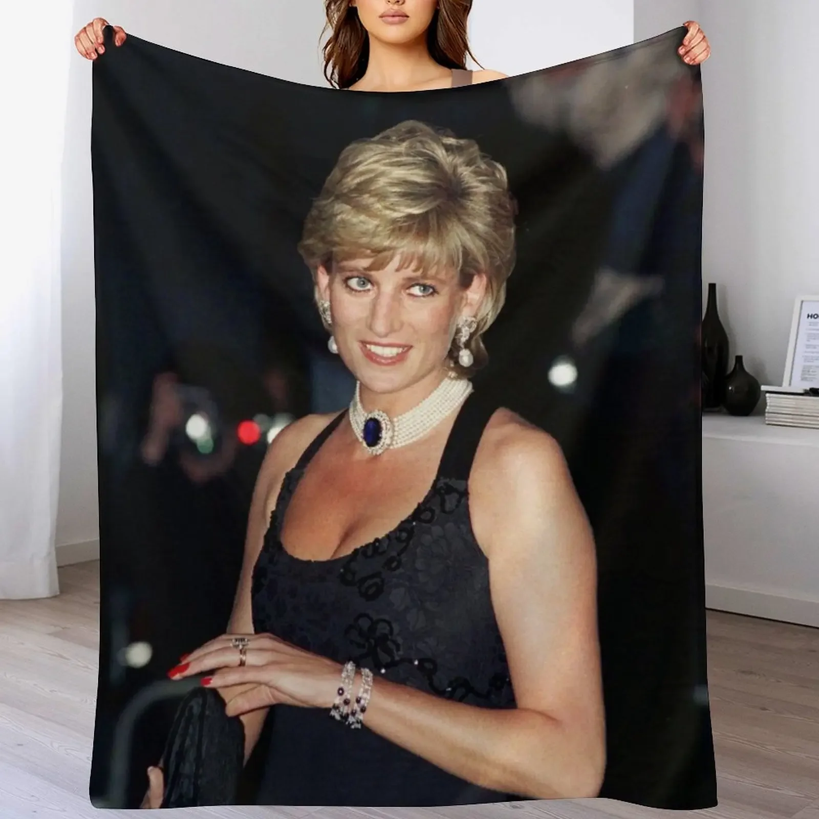 

Lady Di Throw Blanket Flannel Decorative Sofa warm for winter Bed Blankets