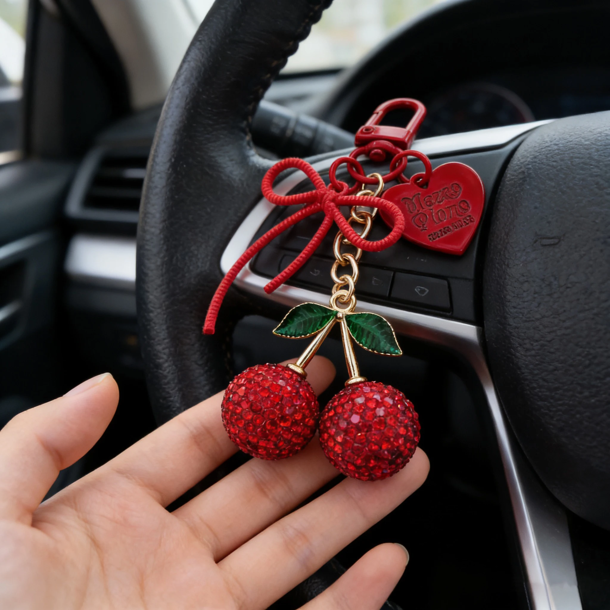 Niedlicher Frucht-Kirsch-Schlüsselanhänger Kreatives Herz Schmetterling Schleife Kirsch-Taschenaccessoire Modischer Auto-Schlüsselring Geschenk – Detail 6