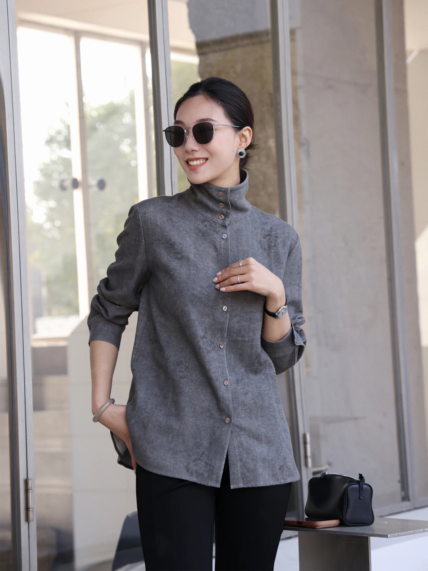 

Повседневная женская блузка из хлопка и льна с длинным рукавом, воротником-стойкой, вышивкой, свободного кроя, весенняя новинка, дышащая и комфортная.