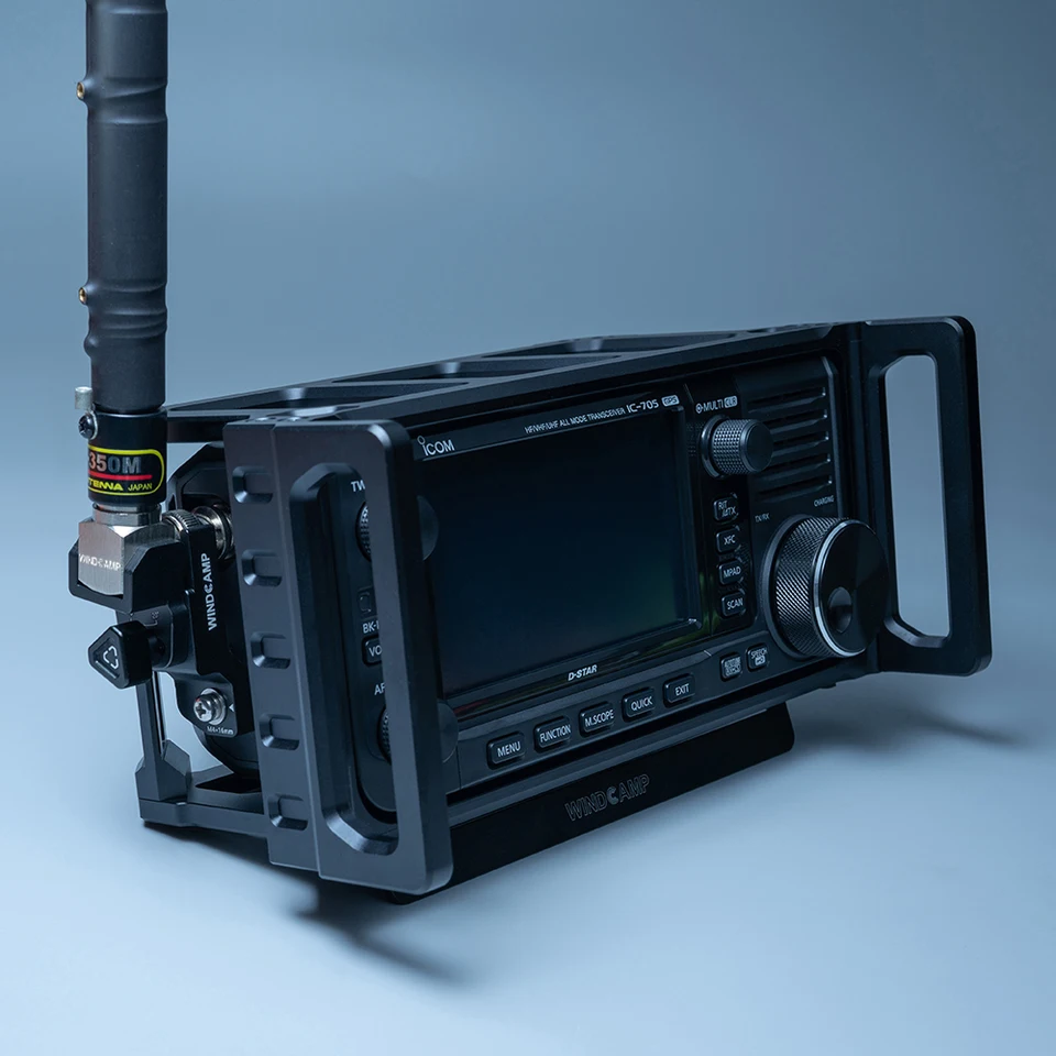 週末特別でアンテナ付き【美品】ICOM IC-705 + WINDCAMPケージ S7ec4dae1646143b5a9d8b675e876d