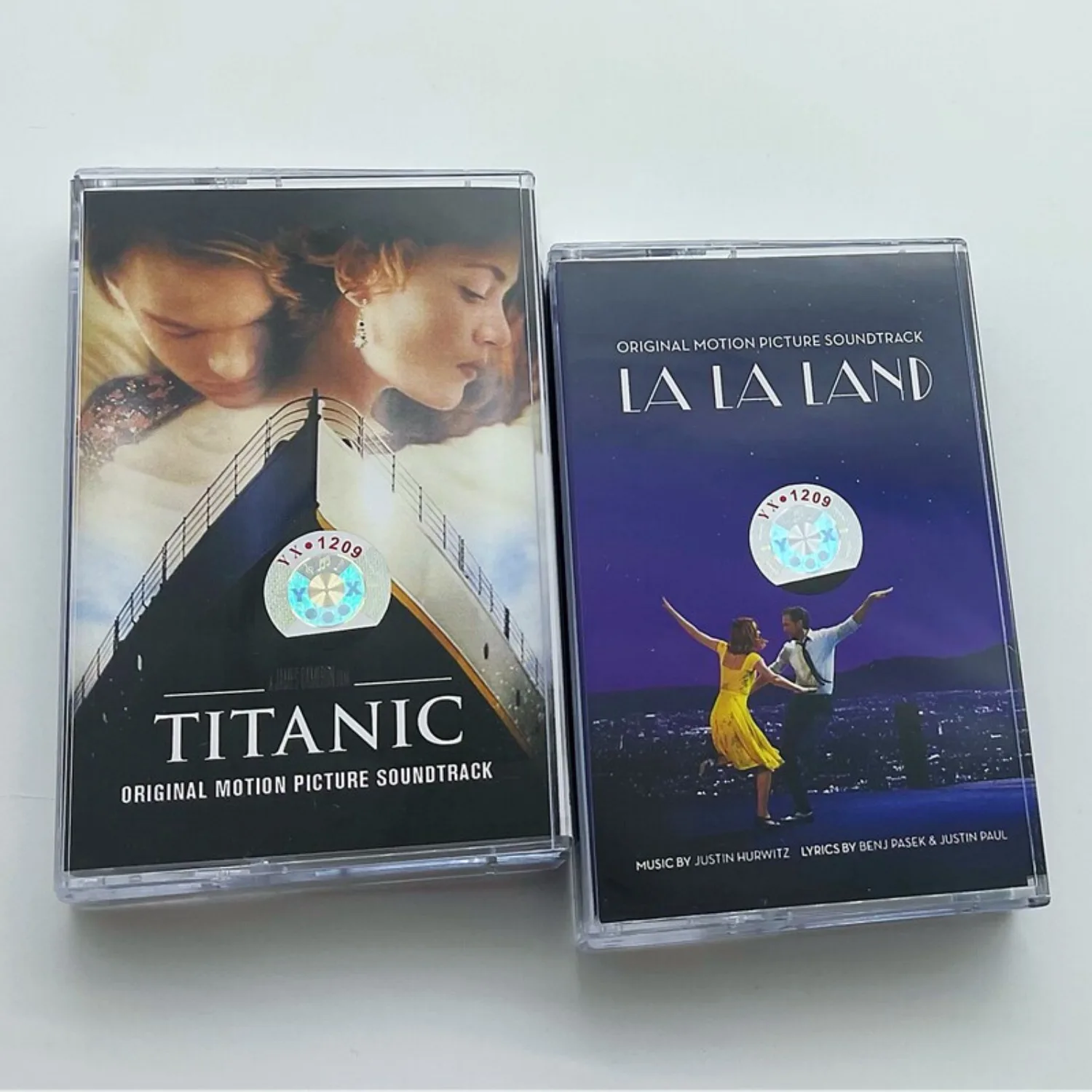 

Titanic & La La Land Original Motion Picture Soundtrack Audio Cassette Tapes Retro Vintage Analog Sound Collectible for Fans
