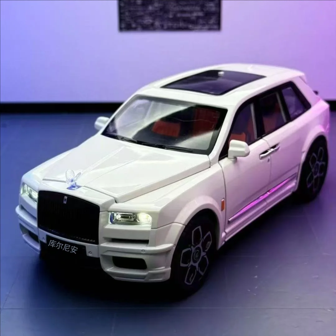 

Модель автомобиля 1:24 SUV Cullinan, литая под давлением, из сплава, роскошная, со звуком и светом, имитация, подарок для детей