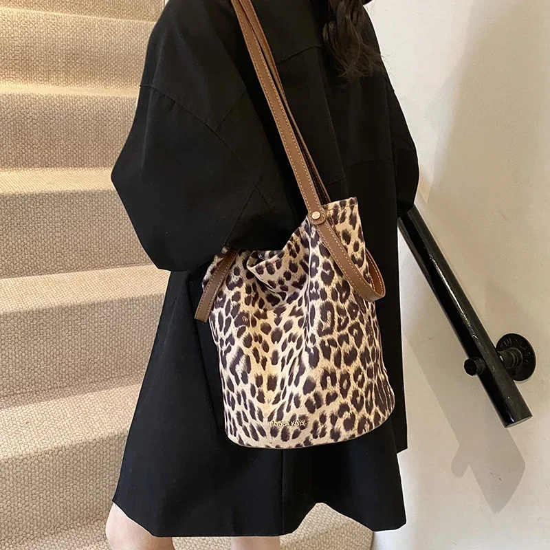 High End Fashion Versatile Leopard Print Bucket Bag for Women Trendy Niche Design Retro Shoulder Bag Tote Bag Женская Сумка
